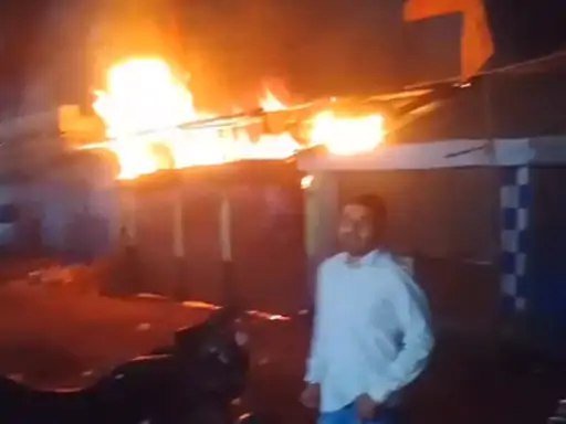 Betul Fire Accident: हरदा के बाद बैतूल में आग का तांडव, दो रेस्टोरेंट जले, लाखों रुपए का हुआ नुकसान