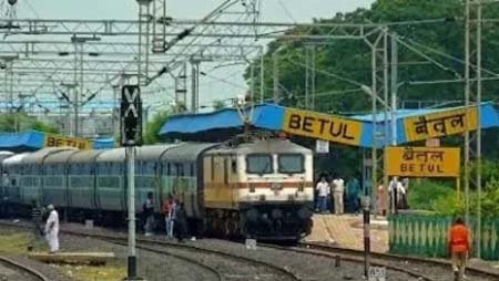 Grishmkalin Special Train 2024: दिल्ली से एर्नाकुलम जाने वाली ग्रीष्मकालीन ट्रेन आएगी बैतूल, यात्रियों को सफर करने में होगी सुविधा