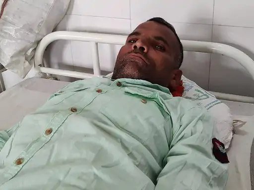 Betul Samachar: धाक लगाकर झाड़ियों में छुपे जंगली सुअर ने अधेड़ पर किया हमला, जिला अस्पताल में चल रहा इलाज