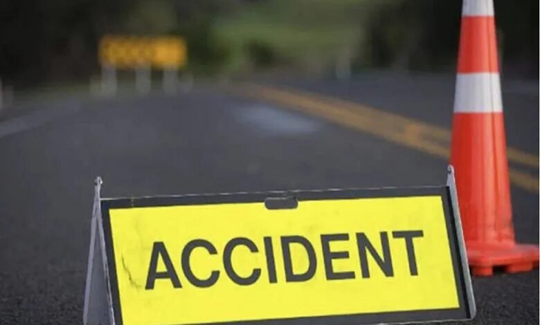 Betul Accident News : सड़क किनारे खड़े लोगों को बाइक सवार ने रौंदा, 1 की मौत, 3 घायल