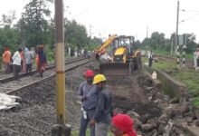 Betul News: बैतूल के बरबतपुर रेलवे स्टेशन के पास बड़ा हादसा टला, दिल्ली रेलवे ट्रैक धंसा